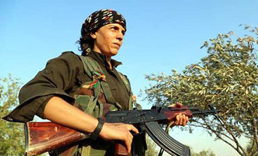 Tinh than quyet chien cua nu thu linh chong IS hinh anh