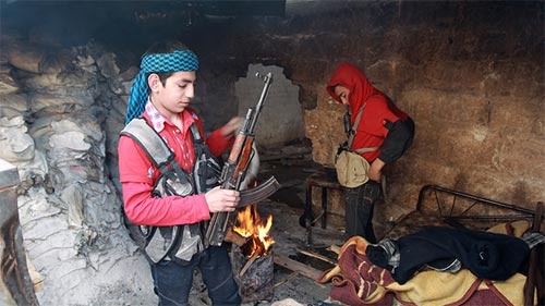 Tre em duoi truong IS bi tay nao the nao? hinh anh