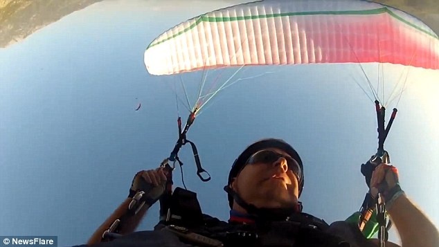 Du rach lam doi, phi cong dap xuong bien an toan hinh anh