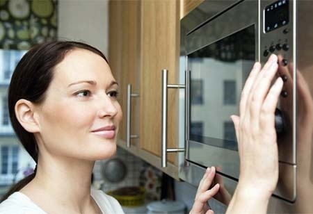 Dung gan lo vi song dang hoat dong co an toan? hinh anh