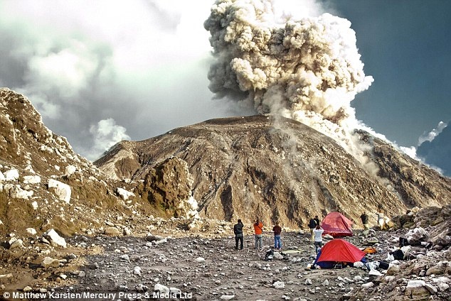 La khong lo, da co hinh thu la tren nui lua o Trung My hinh anh