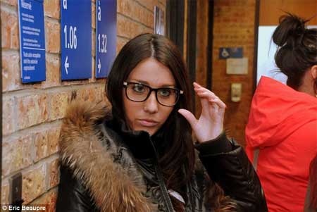 Loi xin loi cua nu toi pham kheu goi nhat the gioi hinh anh