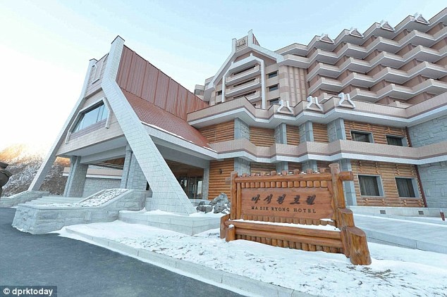 Trieu Tien lap web quang ba du lich de hut khach nuoc ngoai hinh anh