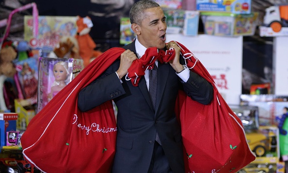 Obama lam ong gia Noel hinh anh
