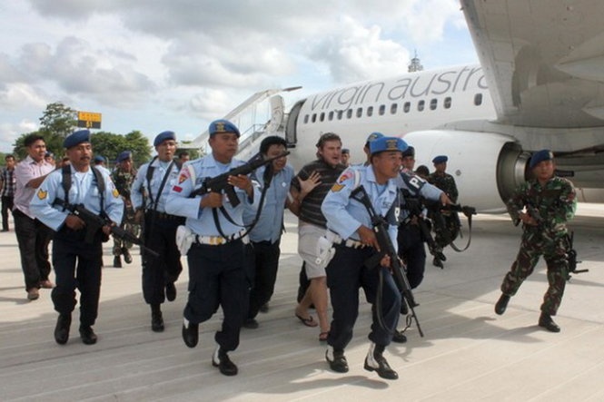 Canh bao nham may bay bi cuop va hau qua ton kem hinh anh