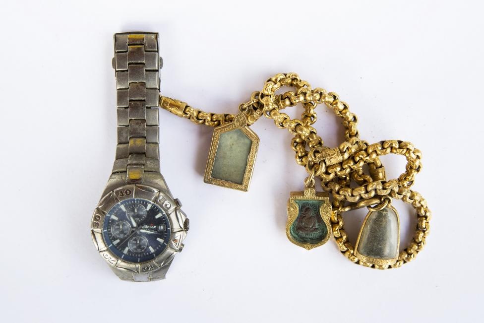 Vang, do la vo chu cua nan nhan song than An Do Duong hinh anh