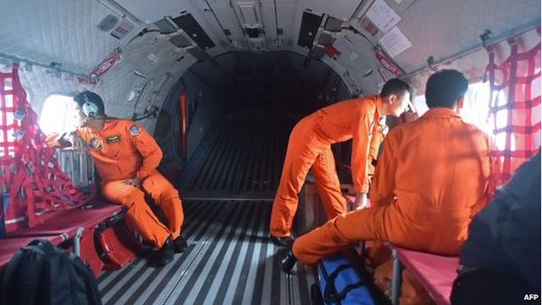 Lực lượng cứu hộ đang theo dõi tình hình.