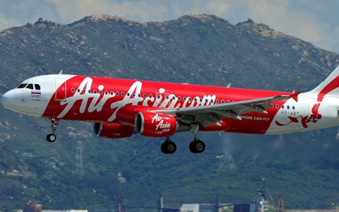 Kho tim hop den may bay QZ8501 do tieng on cua nhieu tau hinh anh