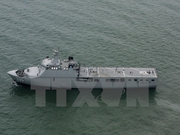 Tàu của hải quân Indonesia tham gia chiến dịch tìm kiếm máy bay QZ8501 tại biển Java ngày 3/1/2015. (Nguồn: THX/TTXVN)