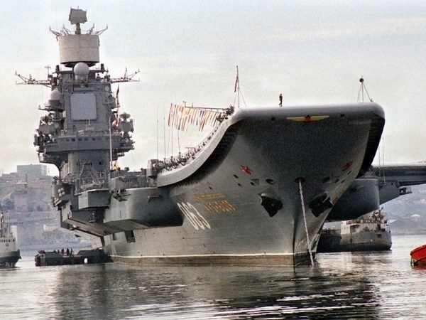 Hai quan Nga tiep nhan tau trinh sat the he moi dau tien hinh anh