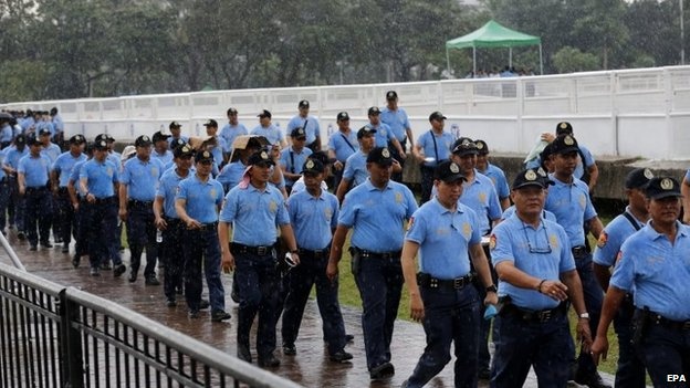 Lực lượng an ninh đã sẵn sàng để bảo vệ người đứng đầu tòa thánh Vatican. Ảnh: EPA