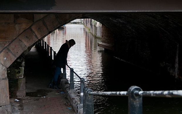 Hon 60 nguoi chet bi an tren dong kenh Anh hinh anh
