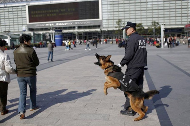 Giang ho Trung Quoc cai nguoi lam canh sat hinh anh