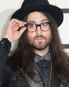 Sean Lennon, con trai của ca sĩ huyền thoại John Lennon, cũng học tập tại