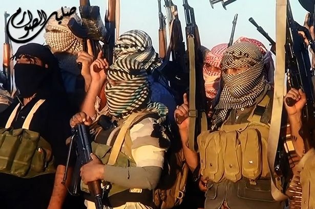 IS tuyen 1.000 tay sung nuoc ngoai trong mot thang hinh anh