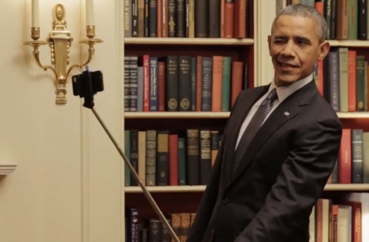 Tong thong Obama chup anh tu suong hinh anh