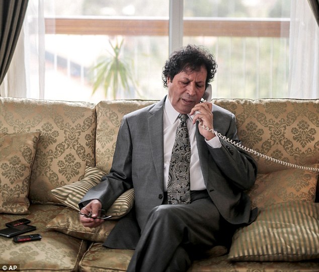 Chau Gaddafi: IS se tien hanh vu 11/9 o chau Au hinh anh