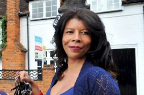 Tre Viet lai trong chien tranh ve que me xay trai mo coi hinh anh