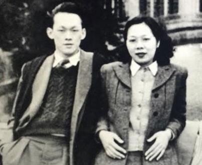 Ly Quang Dieu luon doc truyen cho vo nghe moi toi hinh anh