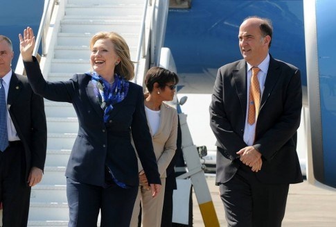 FB tranh cu cua Hillary hut nua trieu like trong 15 phut hinh anh