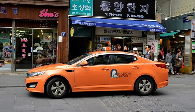 Doanh nhan Viet nhan lai 170.000 USD quen tren taxi o Seoul hinh anh