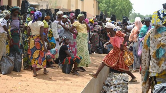 Cuu 1.000 phu nu, tre em khoi 'IS chau Phi' hinh anh