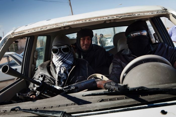 Hoi uc cua nha bao chien truong suyt bi khung bo chat dau hinh anh