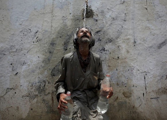 Nang nong 45 do C o Pakistan, gan 700 nguoi thiet mang hinh anh