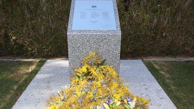 Bia tưởng niệm 38 hành khách người Australia trên chuyến bay định mệnh MH17 tại Tòa Quốc hội Australia. 