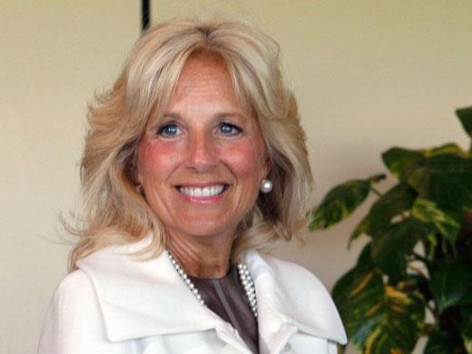 De nhi phu nhan My tham Viet Nam hinh anh