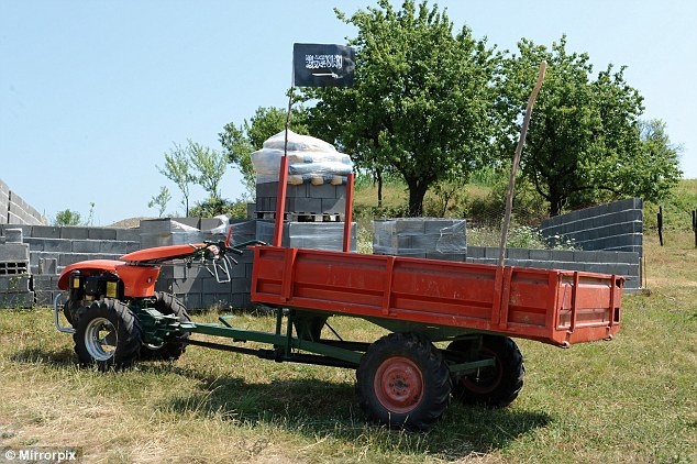 IS mua dat de lap can cu huan luyen tai chau Au hinh anh