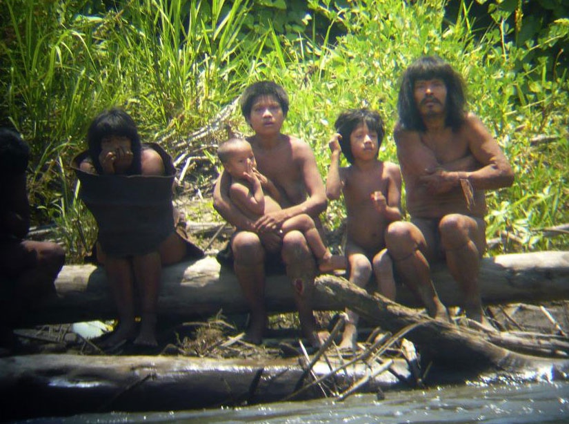 Cuoc song nguyen thuy cua cac bo toc trong rung Amazon hinh anh