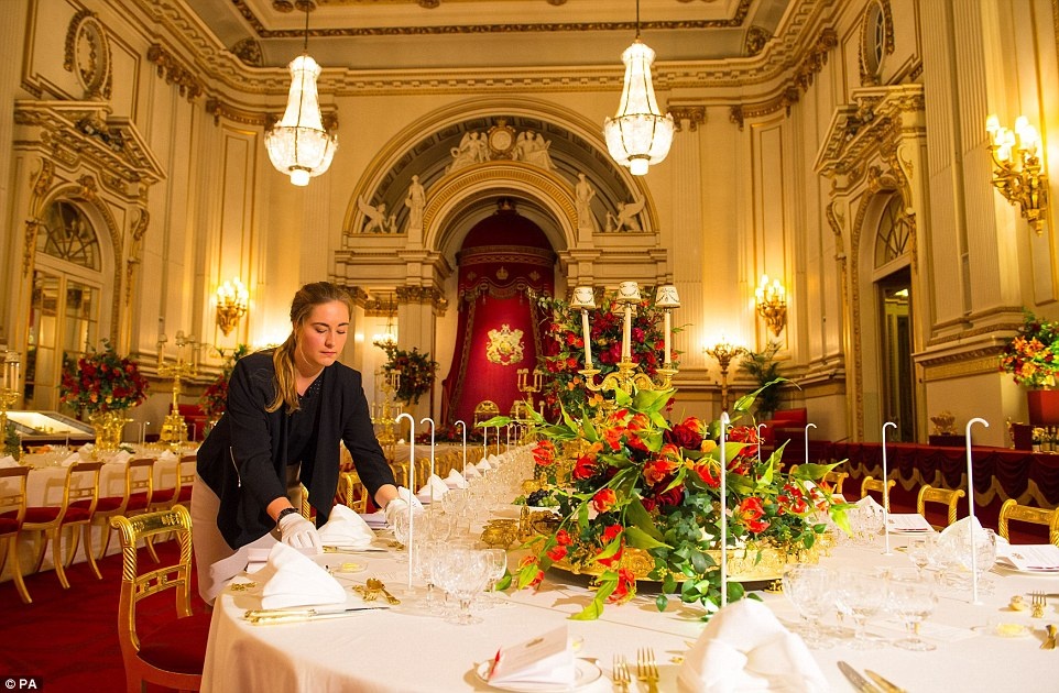 Quy trinh chuan bi yen tiec thinh soan tai Hoang gia Anh hinh anh