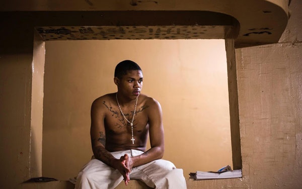 Ky uc bi danh dap cua tu nhan trong nha nguc khet tieng My hinh anh