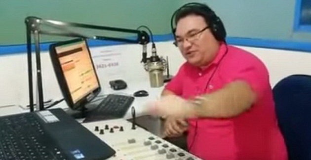 Nha bao Brazil bi ban chet khi dang phat song truc tiep hinh anh