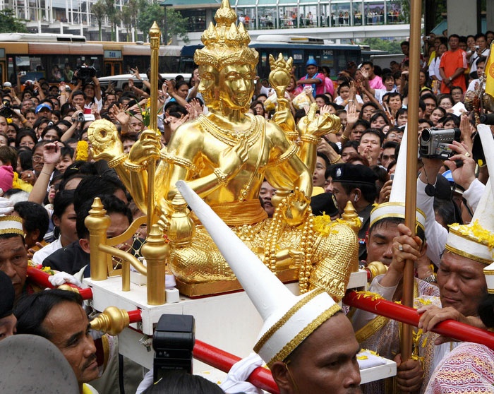 Vi sao den Erawan tro thanh muc tieu danh bom? hinh anh