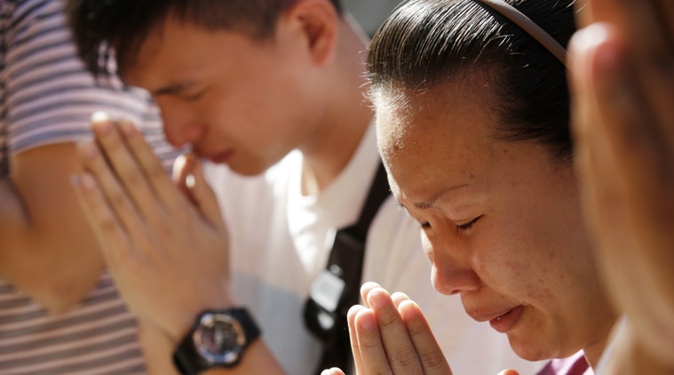 Con nan nhan thiet mang o Bangkok thay anh cha tren tivi hinh anh