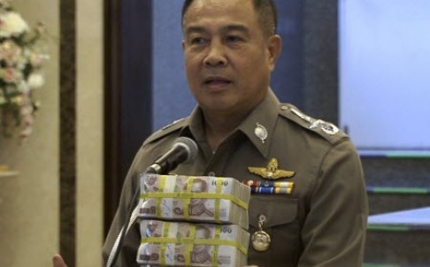 Canh sat Thai tu thuong 84.000 USD vi bat nghi can danh bom hinh anh