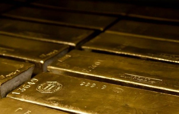 Xe boc thep cho vang Peru bi cuop nhu phim hinh anh