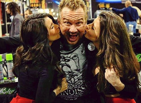 Loi song xa hoa cua vua can sa o My hinh anh