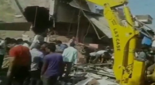 Canh do nat tai hien truong vu no khien 104 nguoi chet hinh anh