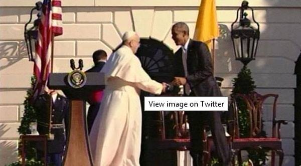 “Tôi mong muốn những người có thiện chí ở quốc gia này hỗ trợ cộng đồng quốc tế trong nỗ lực bảo vệ những người dễ bị tổn thương và kích thích phát triển toàn diện để nhân loại được hưởng phước lành từ sự thịnh vượng và hòa bình mà Chúa muốn ban cho các con của người”. Ảnh: Twitter