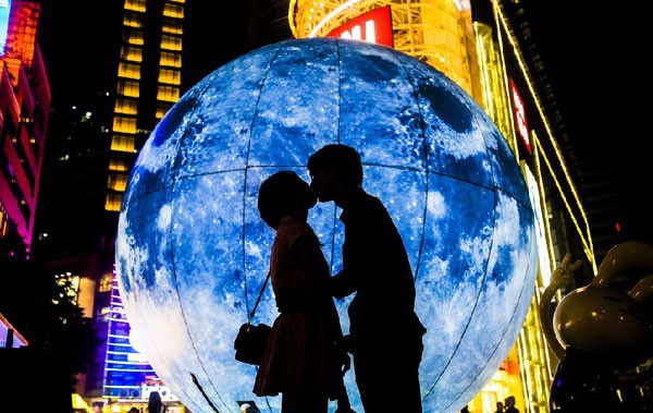 The gioi ron rang don dem Trung thu trang sang nhat nam hinh anh