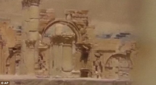 Cong trinh 2.000 tuoi o Syria tan hoang khi bi IS pha huy hinh anh