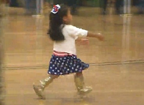 Am ap tinh cha con cua nguoi linh tro ve tu Trung Dong hinh anh