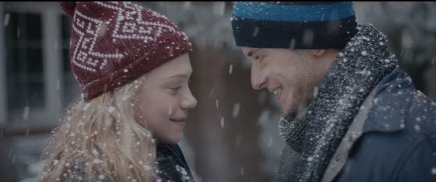 Doan quang cao khien cu dan mang khap the gioi xuc dong hinh anh