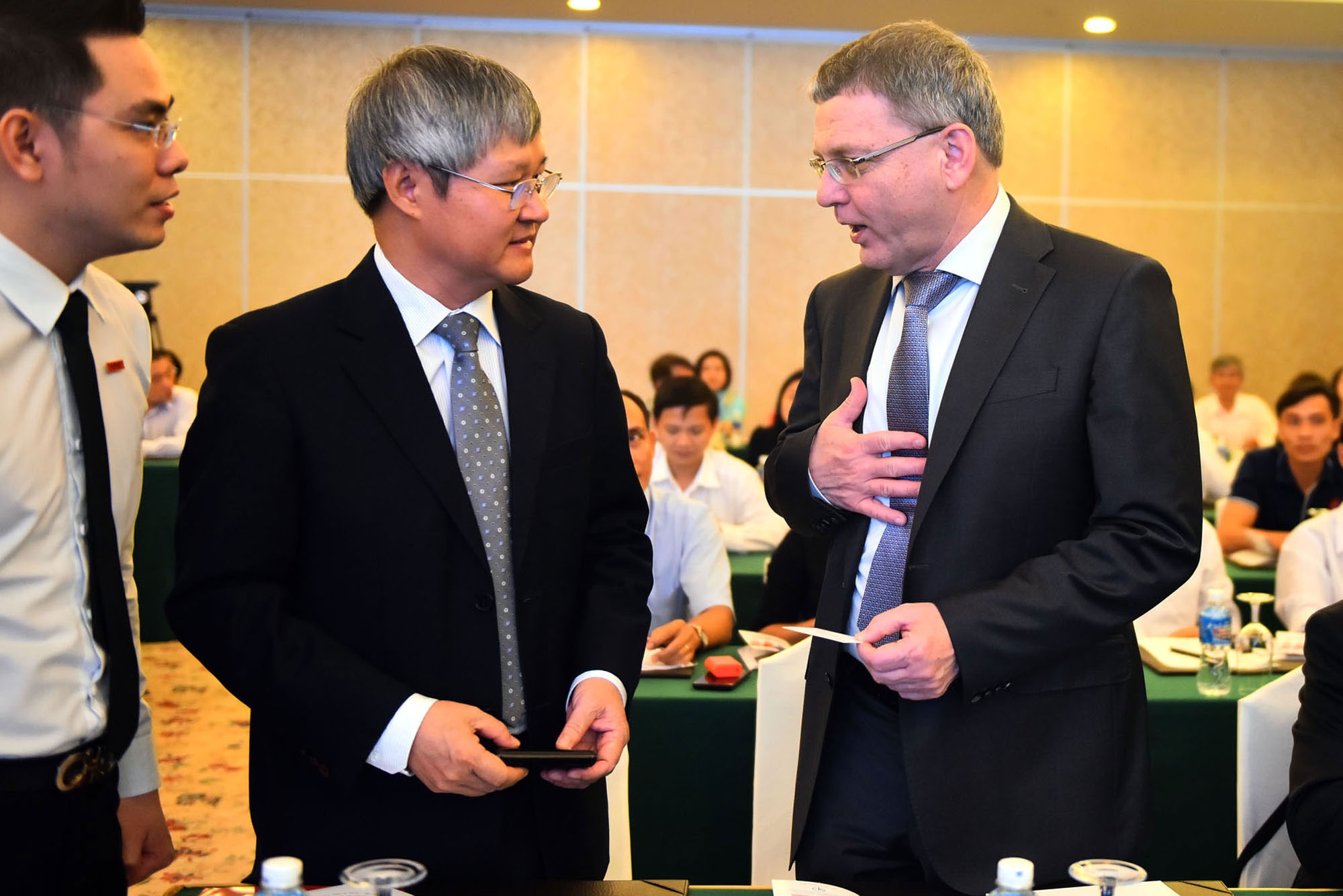 Ngoai truong Czech: Nguoi Viet o Czech rat khang khit hinh anh