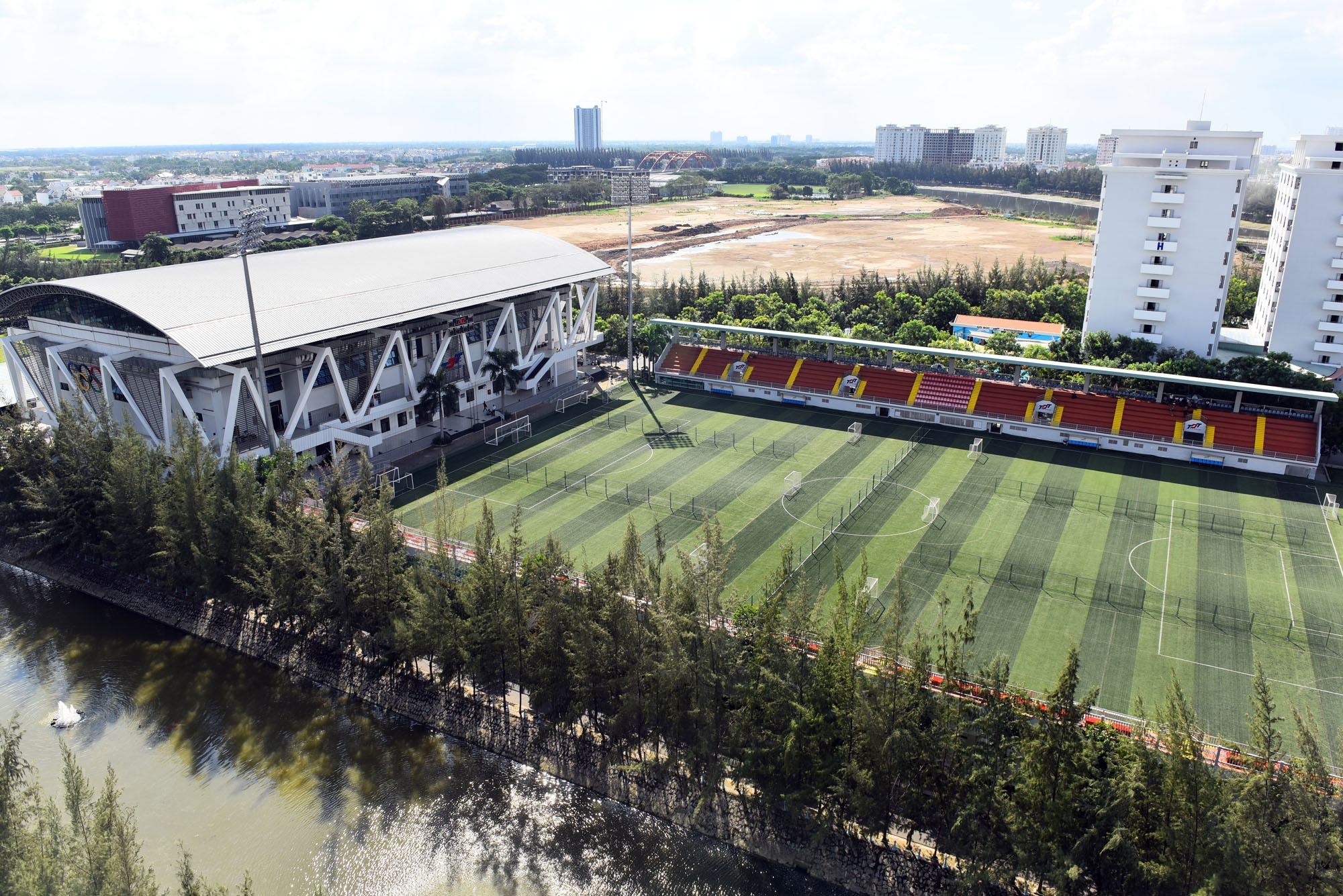 Truong hoc cong lap hien dai o Sai Gon hinh anh