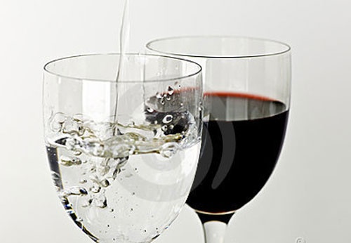 Bai toan kho ve ruou va nuoc hinh anh