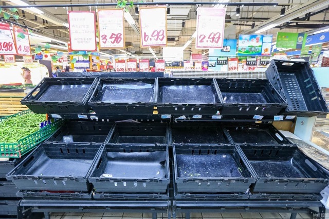 Sieu thi Trung Quoc het hang trong dot ret ky luc hinh anh